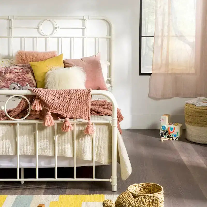 Walker Edison Classic Metal Pipe Bed