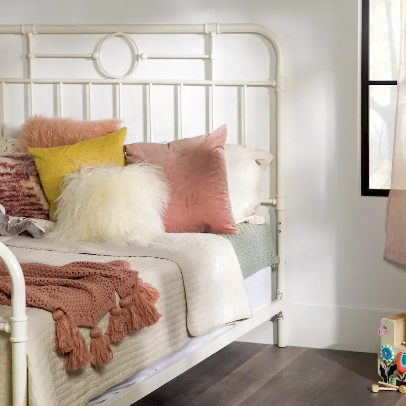 Walker Edison Classic Metal Pipe Bed