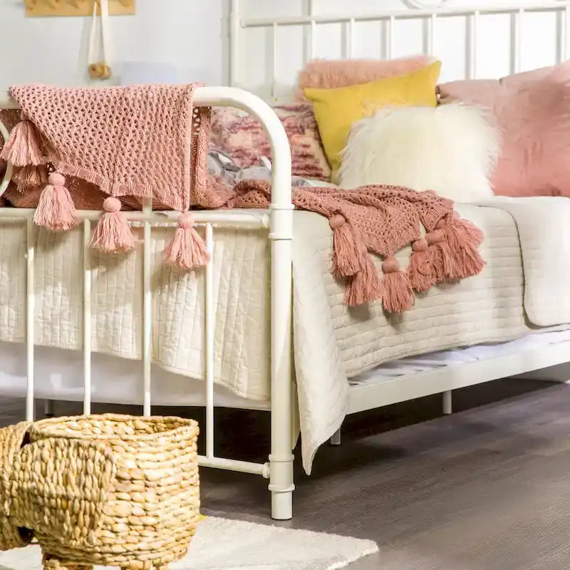 Walker Edison Classic Metal Pipe Bed