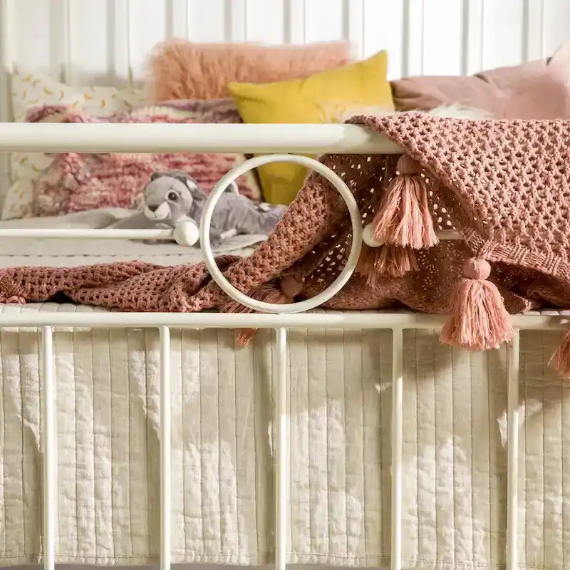 Walker Edison Classic Metal Pipe Bed