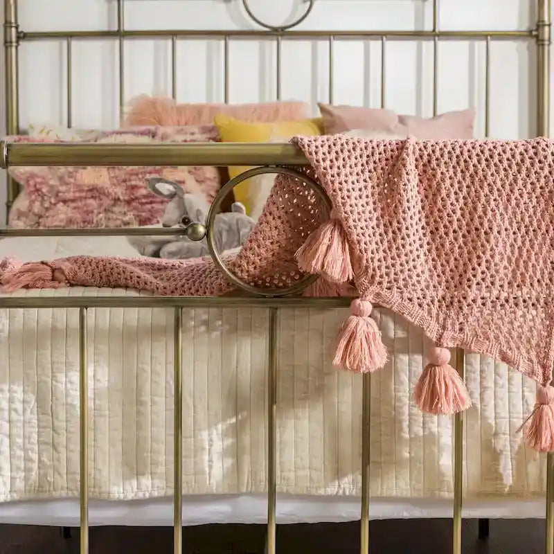 Walker Edison Classic Metal Pipe Bed