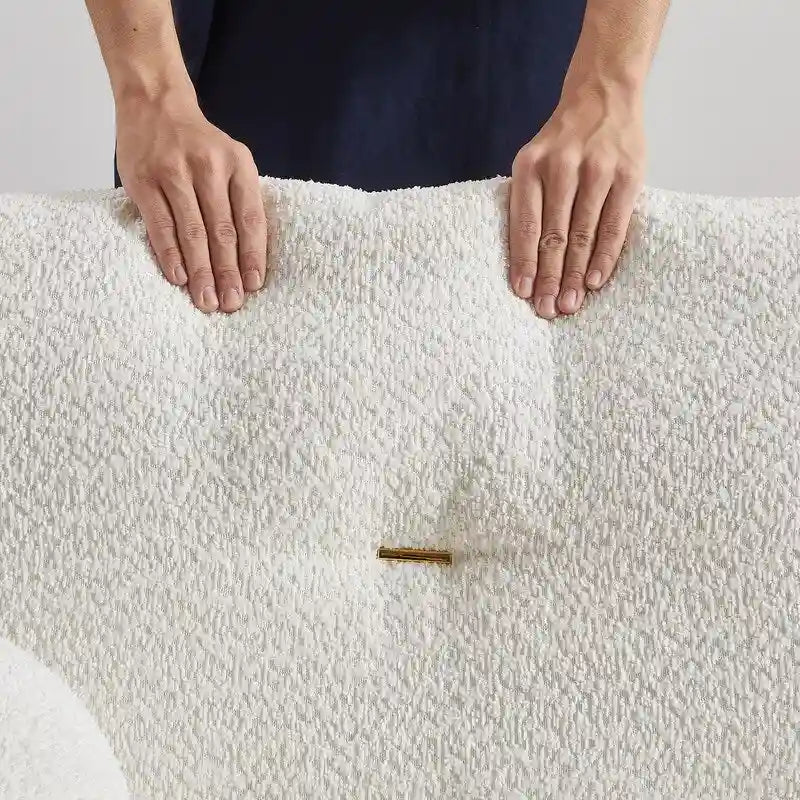 90 comfortable sofa with 2 cushions and 2 ball pillows